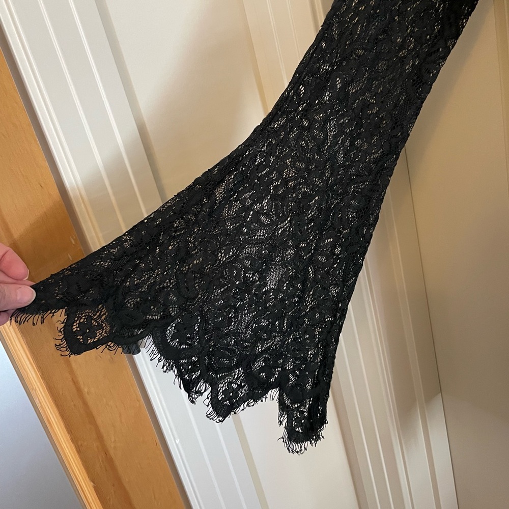 RYSE THE LABEL - Black Lace/Beige Nude Lined Dress - size Medium - Picture 3 of 5